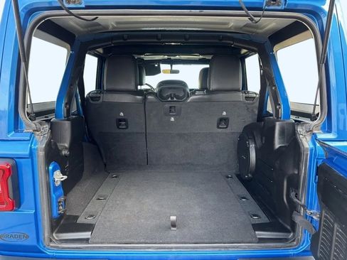 Used 2023 Jeep Wrangler Altitude image 30