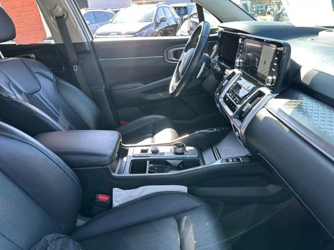 Used 2023 Kia Sorento EX AWD/4WD image 24
