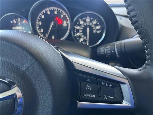 Used 2023 MAZDA MX-5 Miata Club RWD image 19