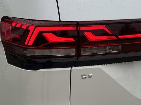 New 2026 Volkswagen Atlas Peak Edition image 5