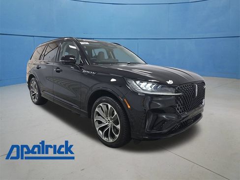 Used 2026 Lincoln Aviator AWD image 1