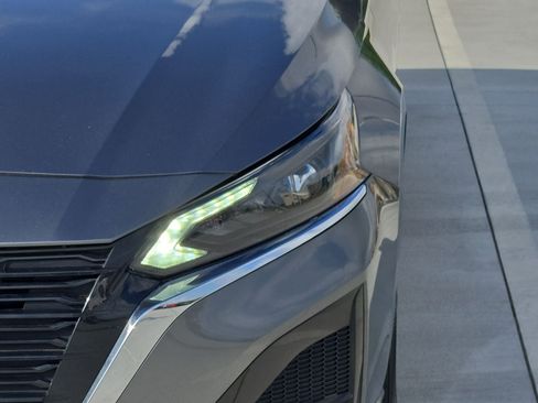 Used 2025 Nissan Altima 2.5 SV image 11