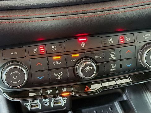 Used 2025 Dodge Durango R/T w/ Blacktop Package AWD/4WD image 45