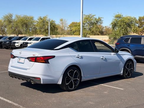 Certified 2023 Nissan Altima 2.5 SR FWD image 8