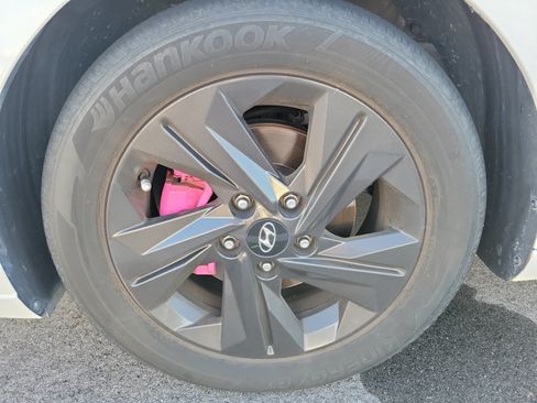 Used 2022 Hyundai Elantra SEL w/ Cargo Package FWD image 6