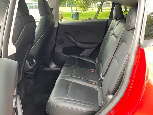 Used 2024 Tesla Model Y Long Range AWD/4WD image 21