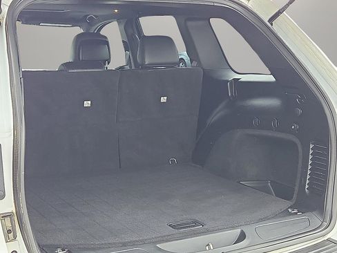 Used 2020 Jeep Grand Cherokee Altitude image 9