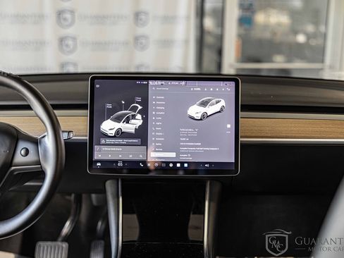 Used 2020 Tesla Model Y Long Range image 34