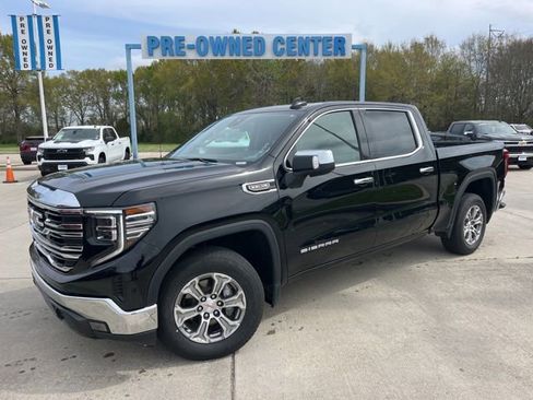 Used 2024 GMC Sierra 1500 SLT RWD image 2