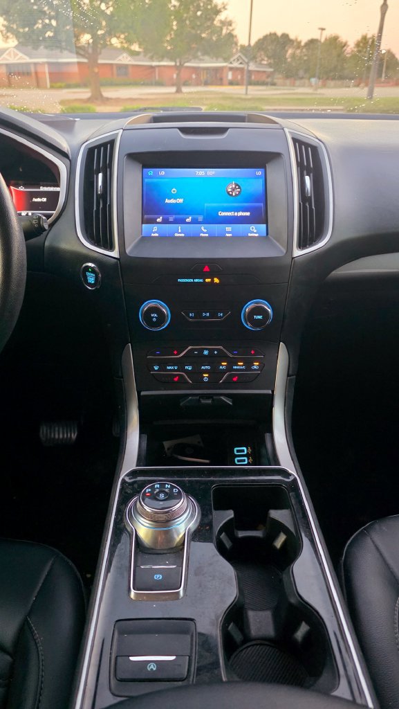 Used 2020 Ford Edge SEL FWD image 32
