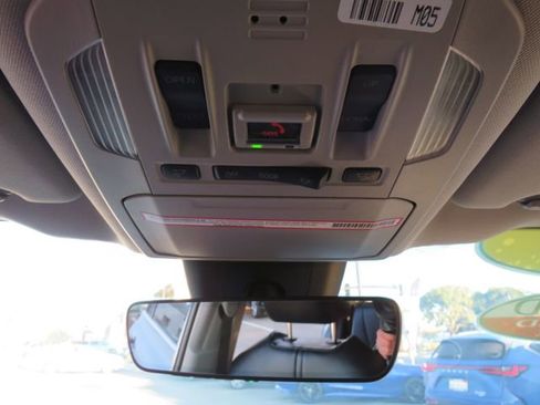 Certified 2023 Toyota Highlander XLE image 33