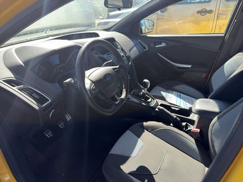 Used 2017 Ford Focus ST image 6