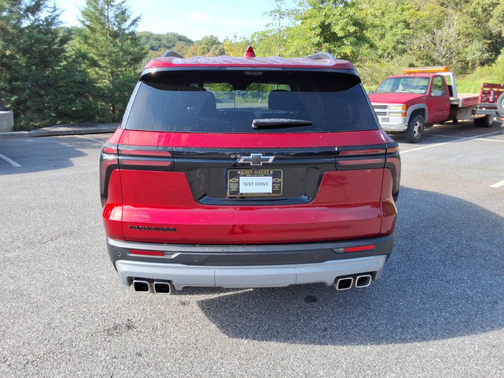 Certified 2026 Chevrolet Traverse LT w/ Driver Confidence Package FWD image 6