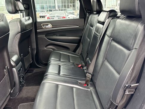 Used 2015 Jeep Grand Cherokee Limited w/ Luxury Group II AWD/4WD image 14