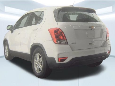 Used 2019 Chevrolet Trax LS image 4
