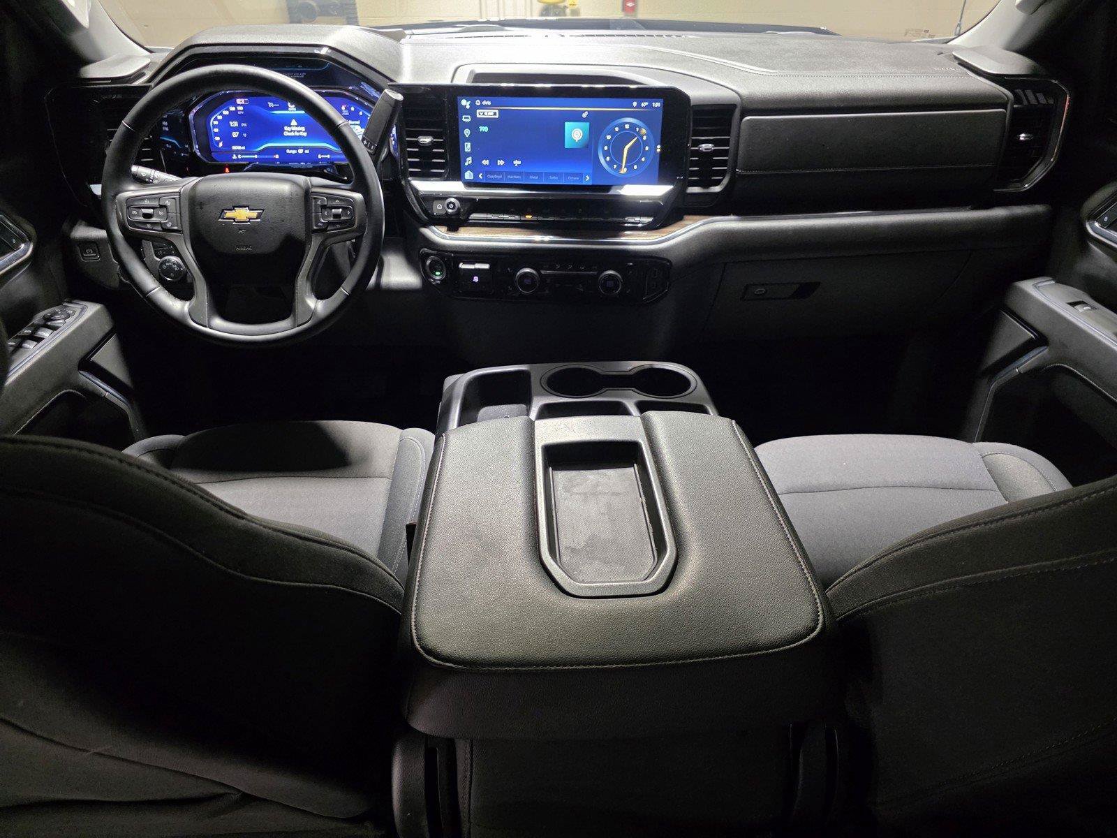 Used 2025 Chevrolet Silverado 1500 LT AWD/4WD image 14
