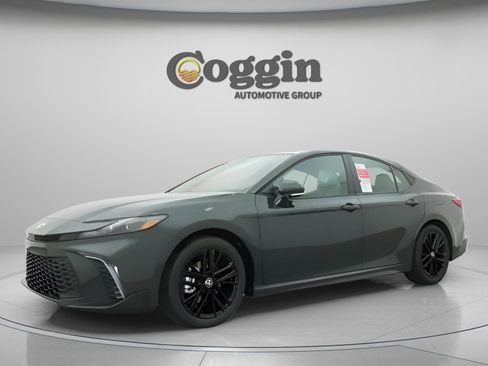 New 2026 Toyota Camry SE FWD image 2