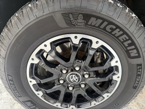 Used 2022 Toyota Tundra SR5 image 7