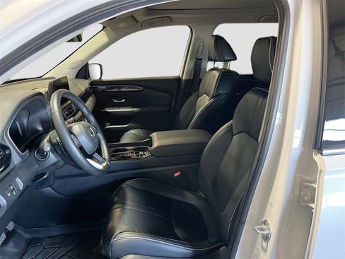 Used 2025 Honda Pilot Elite image 22