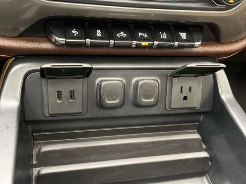 Used 2016 Chevrolet Silverado 2500 High Country w/ Duramax Plus Package image 23