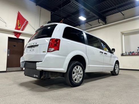 Used 2019 Dodge Grand Caravan SE image 10