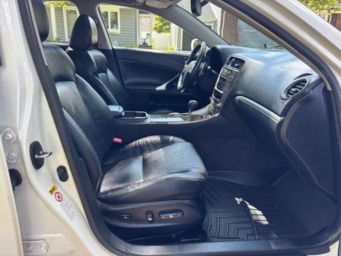 Used 2013 Lexus IS 250 AWD w/ Premium Pkg image 28