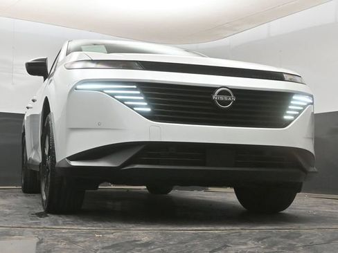 Certified 2025 Nissan Murano SV image 14