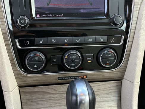 Used 2016 Volkswagen Passat 1.8T SE image 20