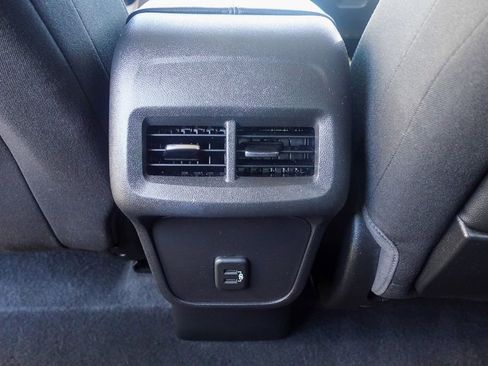 Used 2022 GMC Terrain SLE image 28