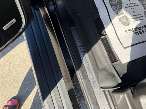 Used 2019 GMC Yukon Denali w/ Denali Ultimate Package image 33