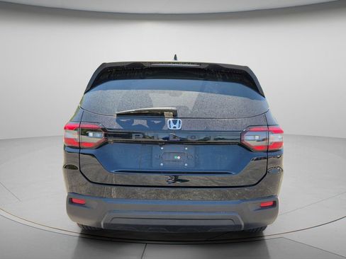 Used 2023 Honda Pilot LX image 8