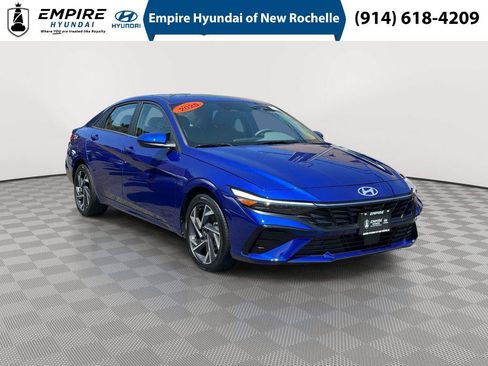 Used 2025 Hyundai Elantra SEL FWD image 1