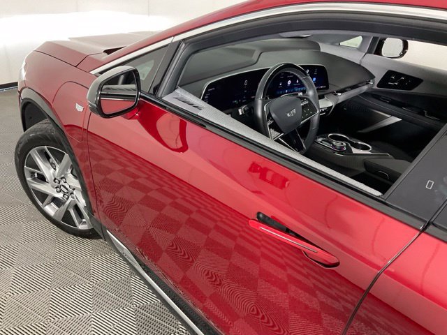 Certified 2026 Cadillac Optiq Luxury 1 w/ LPO, Floor Liner Package RWD image 34