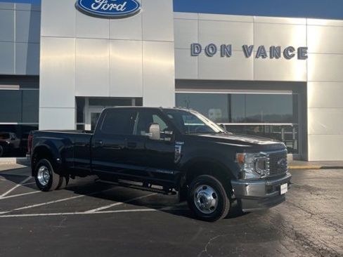 Used 2022 Ford F350 XLT image 1