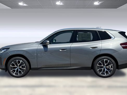 Used 2025 BMW X3 xDrive30i w/ Convenience Package image 2