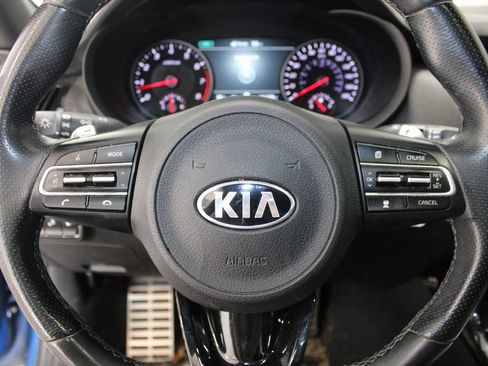 Used 2020 Kia Stinger GT1 RWD image 12