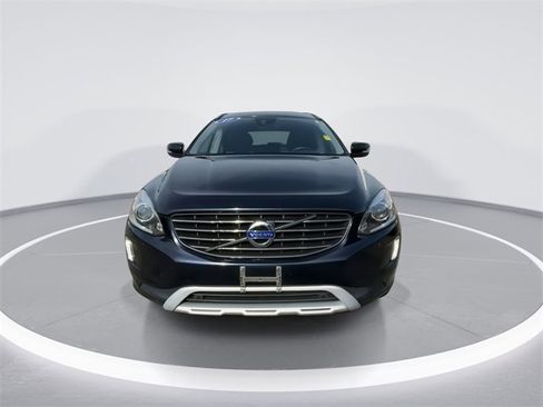 Used 2017 Volvo XC60 T5 Dynamic w/ Preferred Option Package image 3