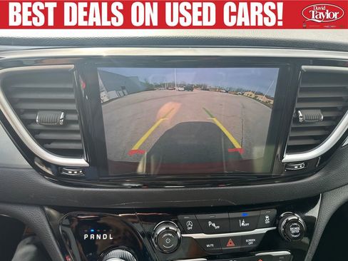 Used 2025 Chrysler Pacifica Limited FWD image 14