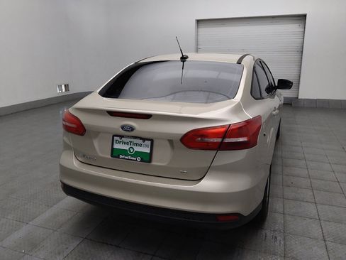 Used 2018 Ford Focus SE FWD image 7