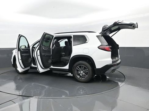 Used 2025 GMC Acadia Elevation image 34