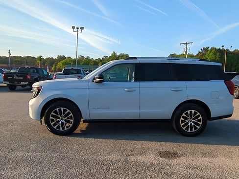 Used 2025 Ford Expedition Platinum AWD/4WD image 7