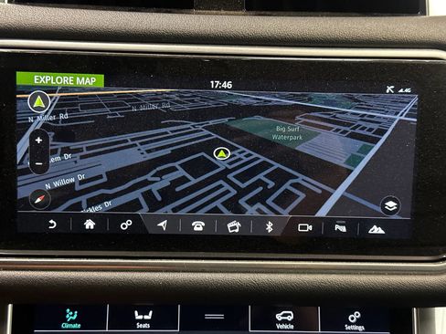 Used 2020 Land Rover Range Rover Sport HSE image 30