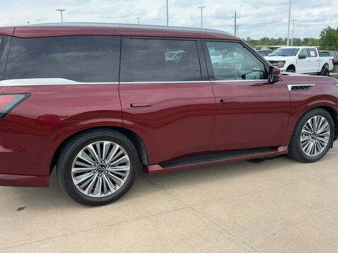 Used 2025 INFINITI QX80 Sensory AWD/4WD image 9