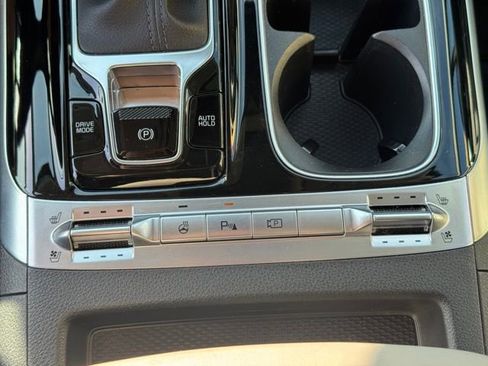 Used 2023 Kia Carnival SX Prestige FWD image 28