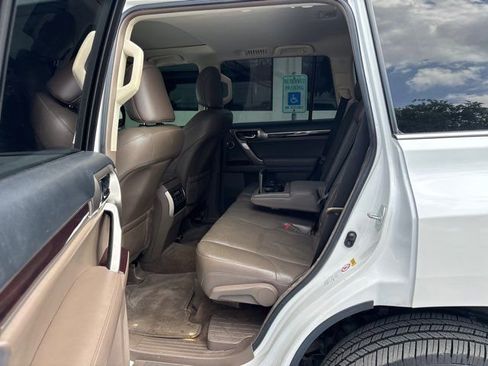Used 2014 Lexus GX 460 Luxury image 20