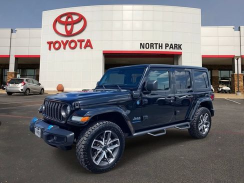 Used 2024 Jeep Wrangler Unlimited AWD/4WD image 1
