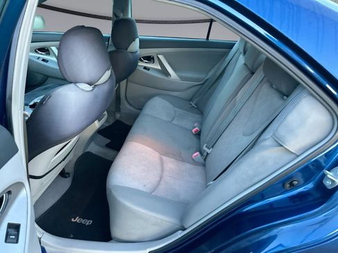 Used 2011 Toyota Camry SE w/ SE Extra-Value Pkg #1 FWD image 28