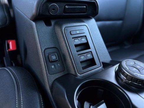 New 2025 Ford Bronco Badlands image 12