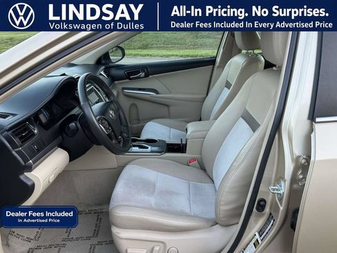 Used 2012 Toyota Camry XLE w/ Leather Pkg FWD image 11