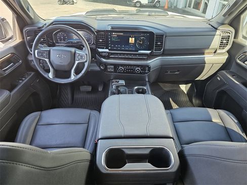 Used 2025 Chevrolet Silverado 1500 LT Trail Boss w/ Convenience Package II image 8